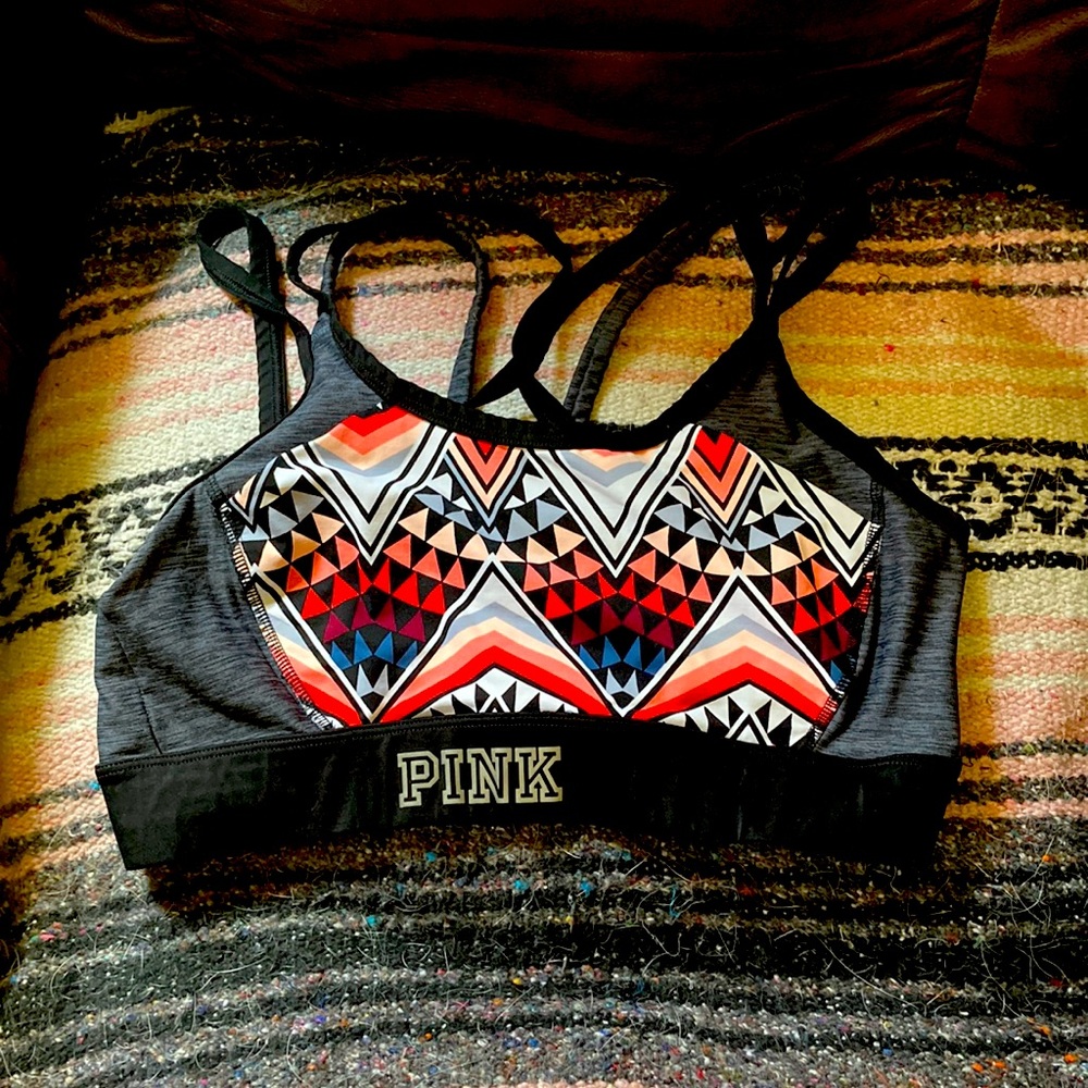 NWT size med vs pink sports bra